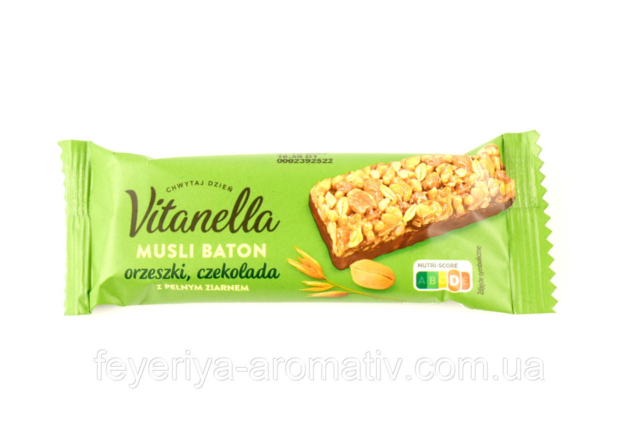 Батончик злаковий з арахісом та молочним шоколадом Vitanella 40 г Польща