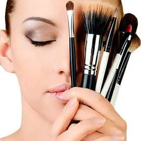 ВІЇ, БРОВИ, МАКІЯЖ