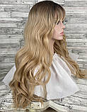 Перука жіноча хвиляста з проділом і човником блонд блондинка 70 см з омбре з термоволокна, фото 2