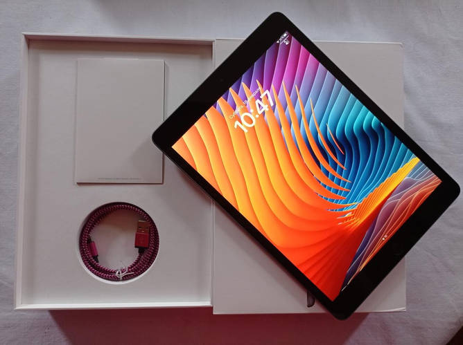 Купить Как новый с витрины IPad 7 Wi-Fi. 32 ГБ. Идеальный, цена 9500 ...