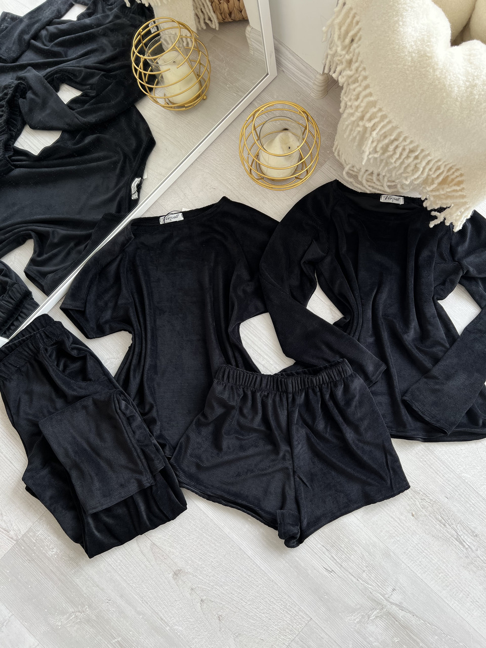 Велюровий комплект четверка: шорти, майка, штани та кофта L чорний