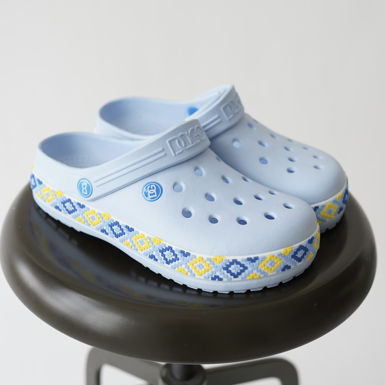 Жіночі крокси голубого кольору