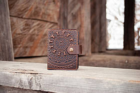 Візитниця шкіряна чоловіча корочнева з тисненням Етно | Шкіряний картхолдер