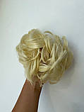 Шиньон об’ємний пучок з штучних волосся блонд 613 гумка з волосся, фото 2