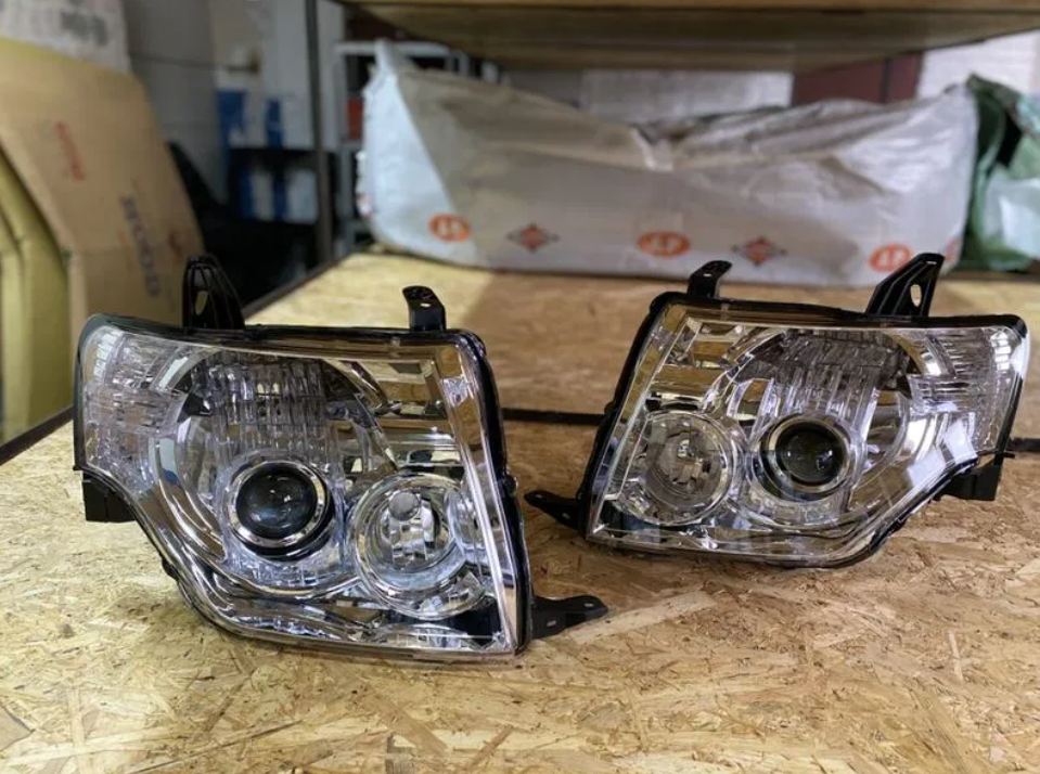 Фара Mitsubishi Pajero Wagon 4, фото 1