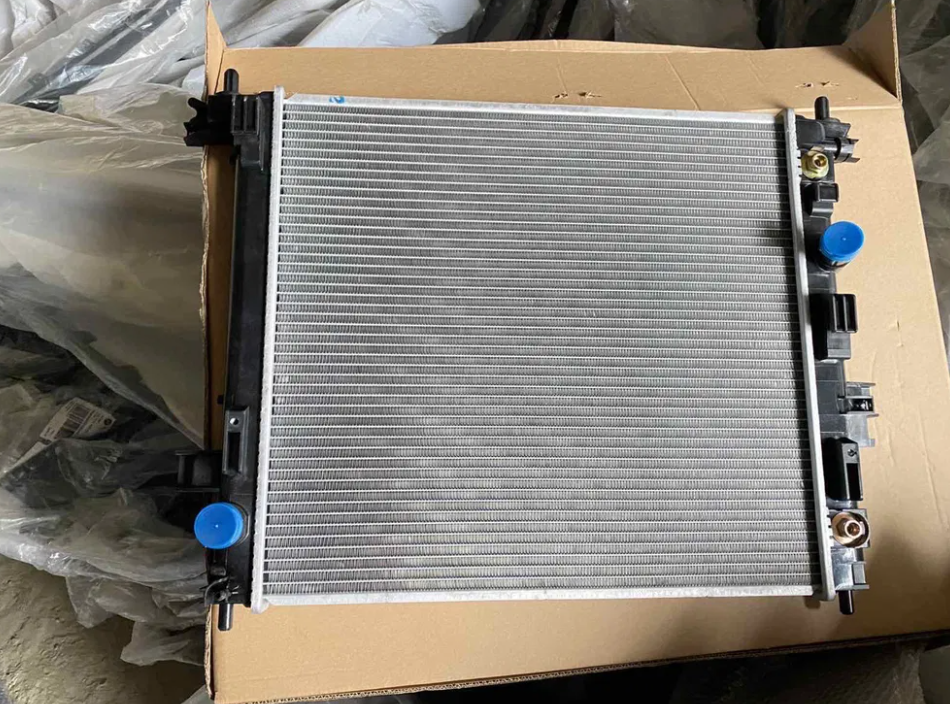 Радіатор основний Chevrolet Camaro 2.0L/3.6L 2016-2019, фото 1