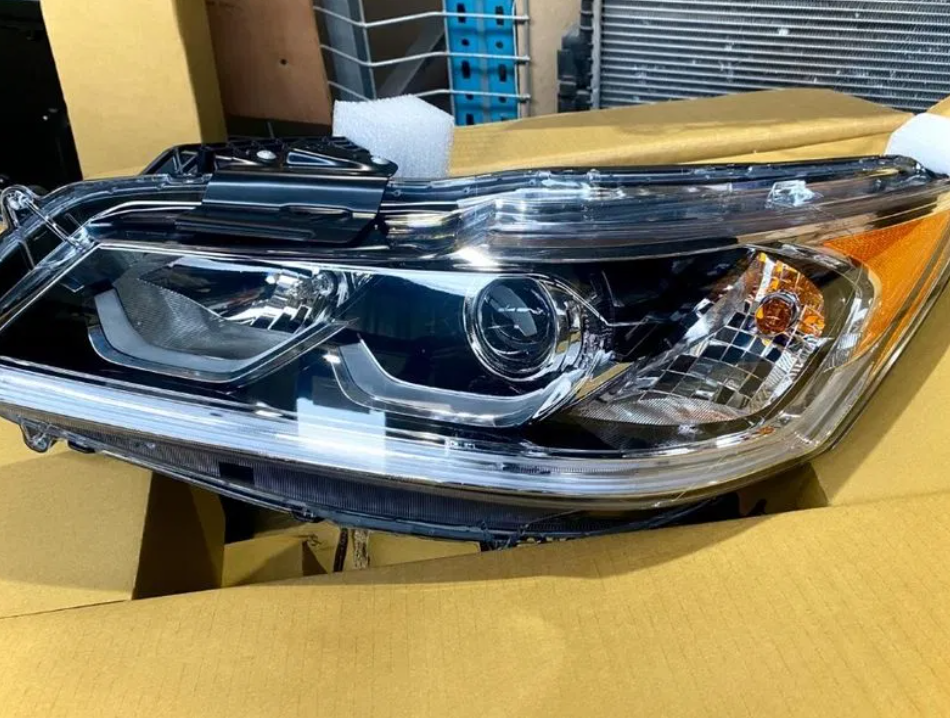 Фара Honda Accord 2016 — 2018