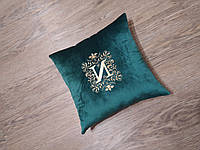 Подушка декоративна з вишивкою монограми И зелений подарунок 02944