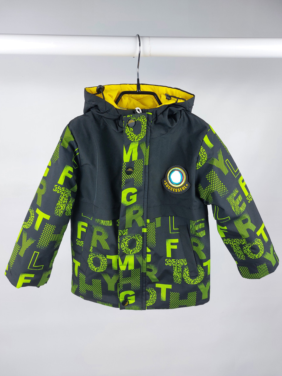 Демісезонна куртка для хлопчиків у чорно-зеленого кольору на 2,3,4 роки
