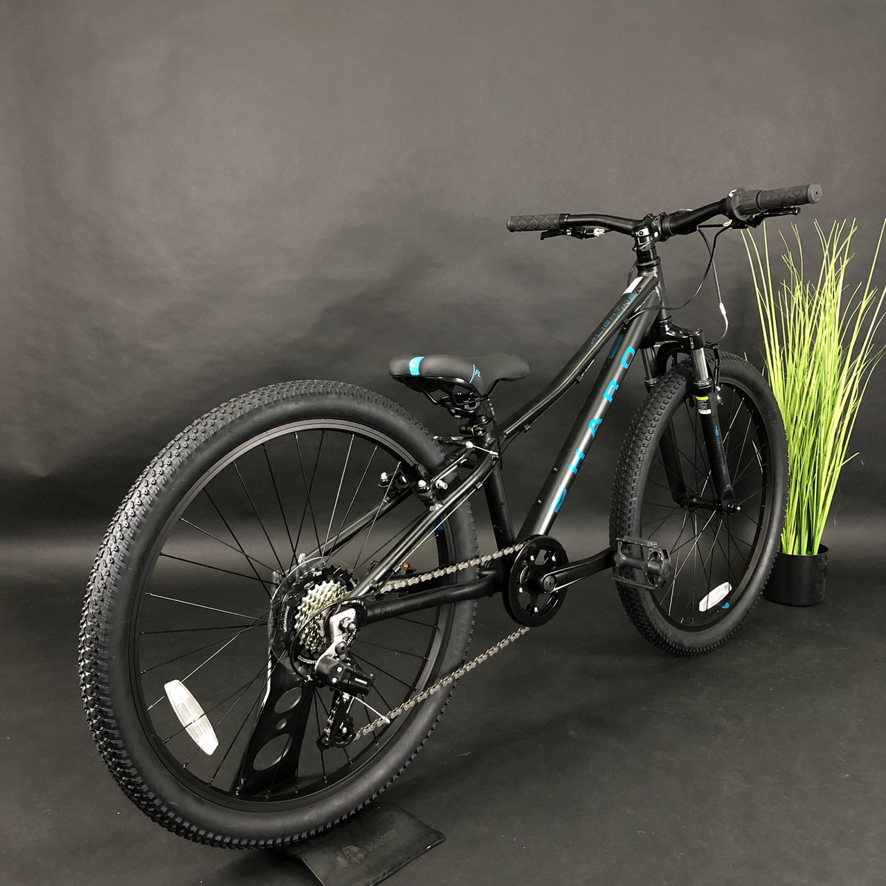 24 Haro 2021 23 Flightline Matte Black Met. Blue ID 1771359883 17550 Prom.ua