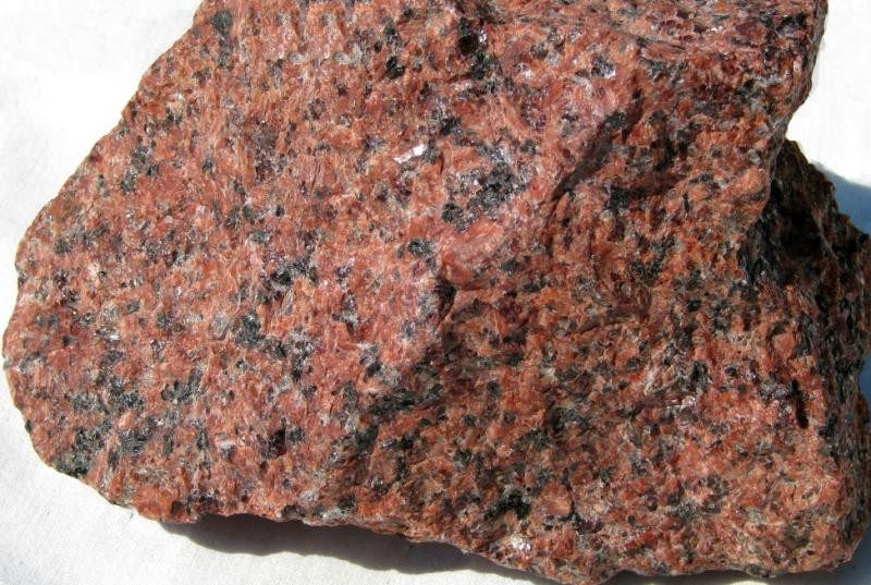 Бутовый камень фракция 150-400 мм ( красный ) - фото 1 - id-p40508951