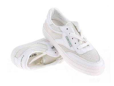 Кросівки та кеди жіночі