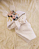 Яскравий весняний комплект на виписку з пологового будинку для дівчаток Мікі Маус ШкодаМода Молочний, фото 2