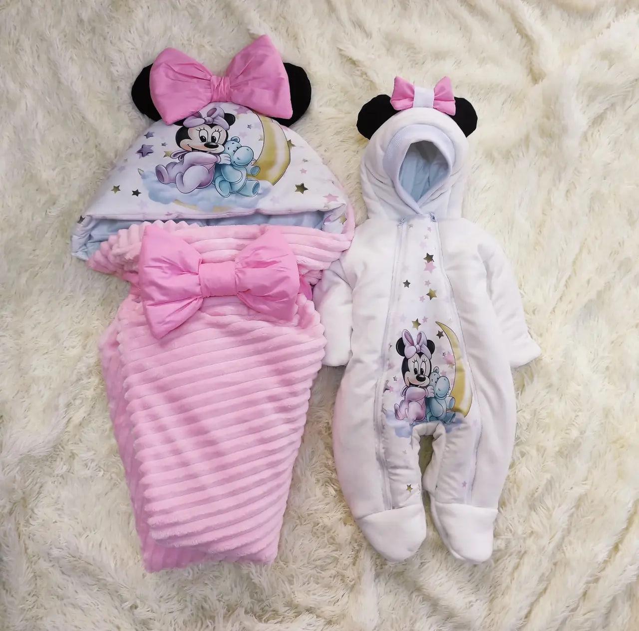 Яскравий весняний комплект на виписку з пологового будинку для новонародженої Мікі Маус ШкодаМода Рожевий, фото 1