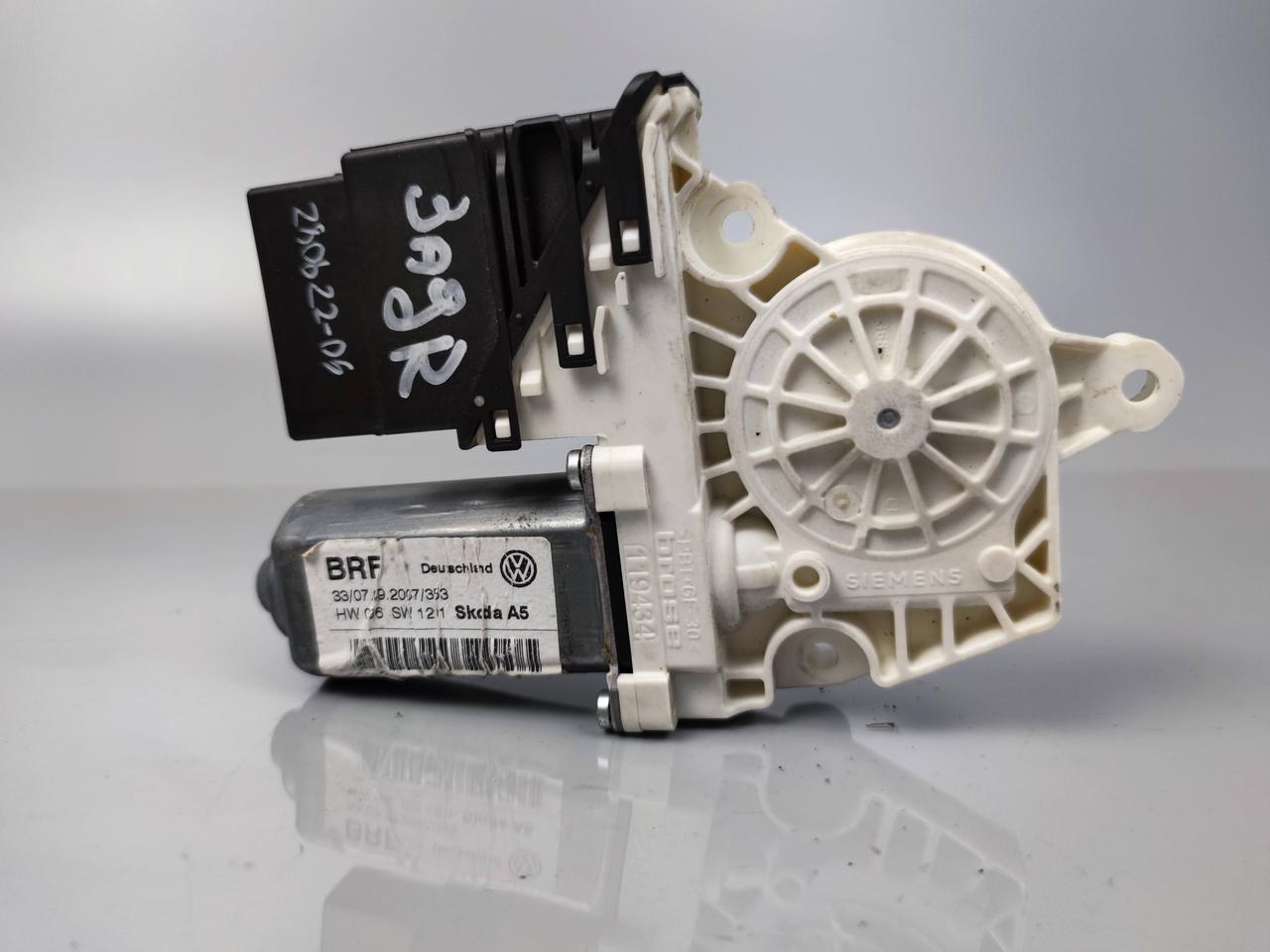 Моторчик склопідіймача задній правий SKODA OCTAVIA A5 1K0959704J / 1k0959794e