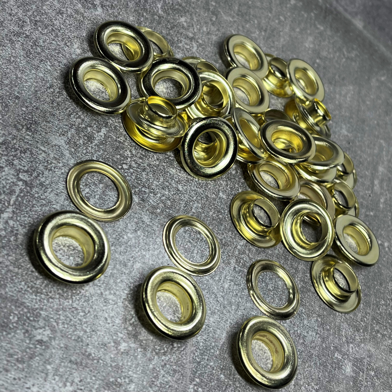 Люверс 13 мм золото (у пакованні 50 штук)