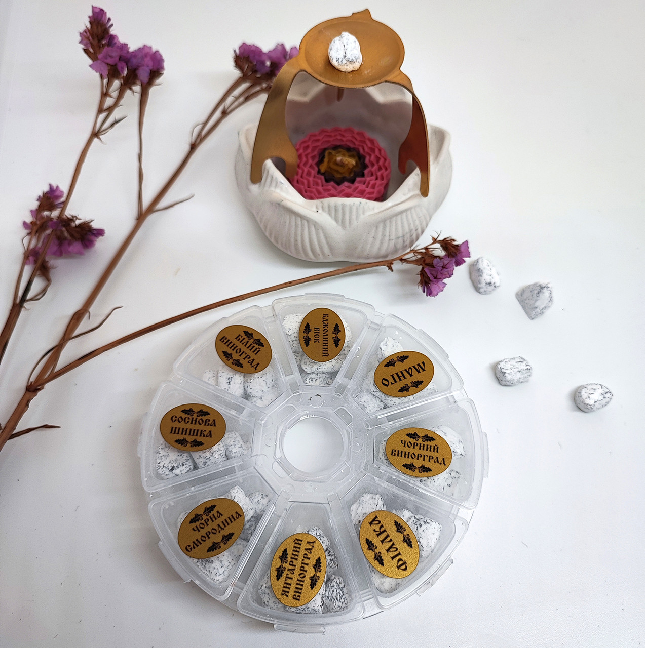 Набір для кадіння вдома: афонський ладан (8 сортів), підсвічник, свічка та павучок, фото 1