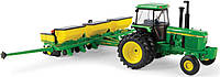 Трактор John Deere в масштабе 1/64 4450 с сеялкой Prestige Collection 72300 14