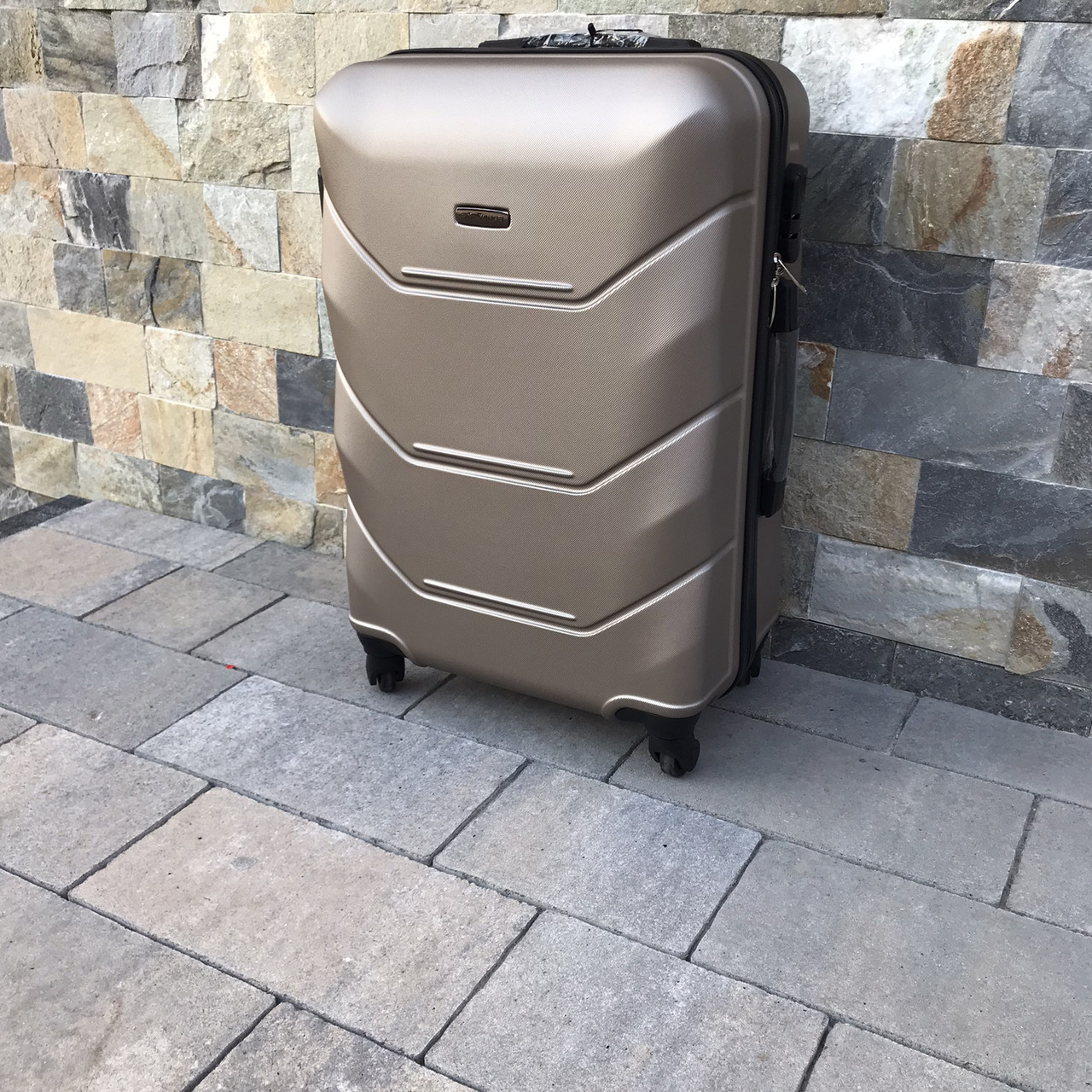 Валіза дорожня середня Bloom 147 M Шампань, фото 1