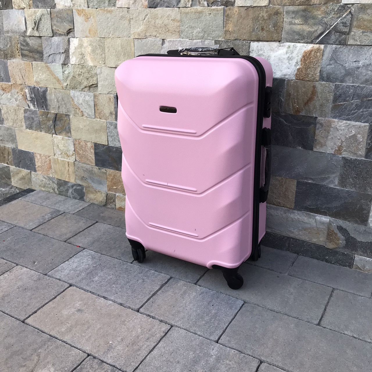 Валіза дорожня середня Bloom 147 M Рожевий, фото 1