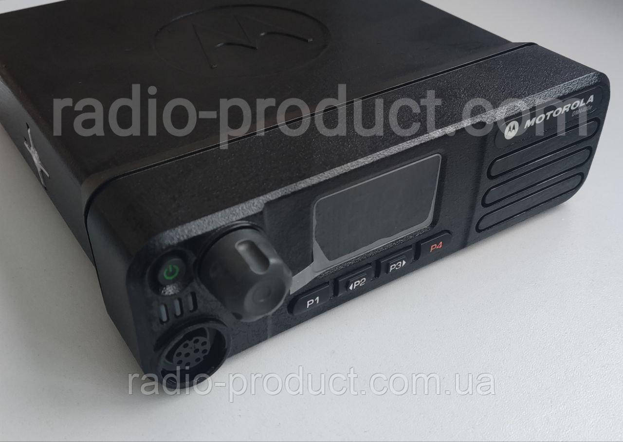 Motorola DM4400e HP VHF + AES радиостанція мобільна 45 Вт + Keypad Mic