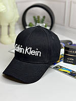 Кепка мужская Calvin Klein стильная черная с вышитым логотипом бренда белого цвета
