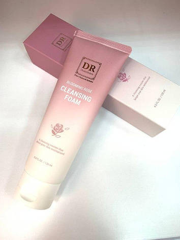 Пінка для вмивання Blooming Rose Cleansing Foam Daeng Gi Meo Ri 120ml (096256), фото 1