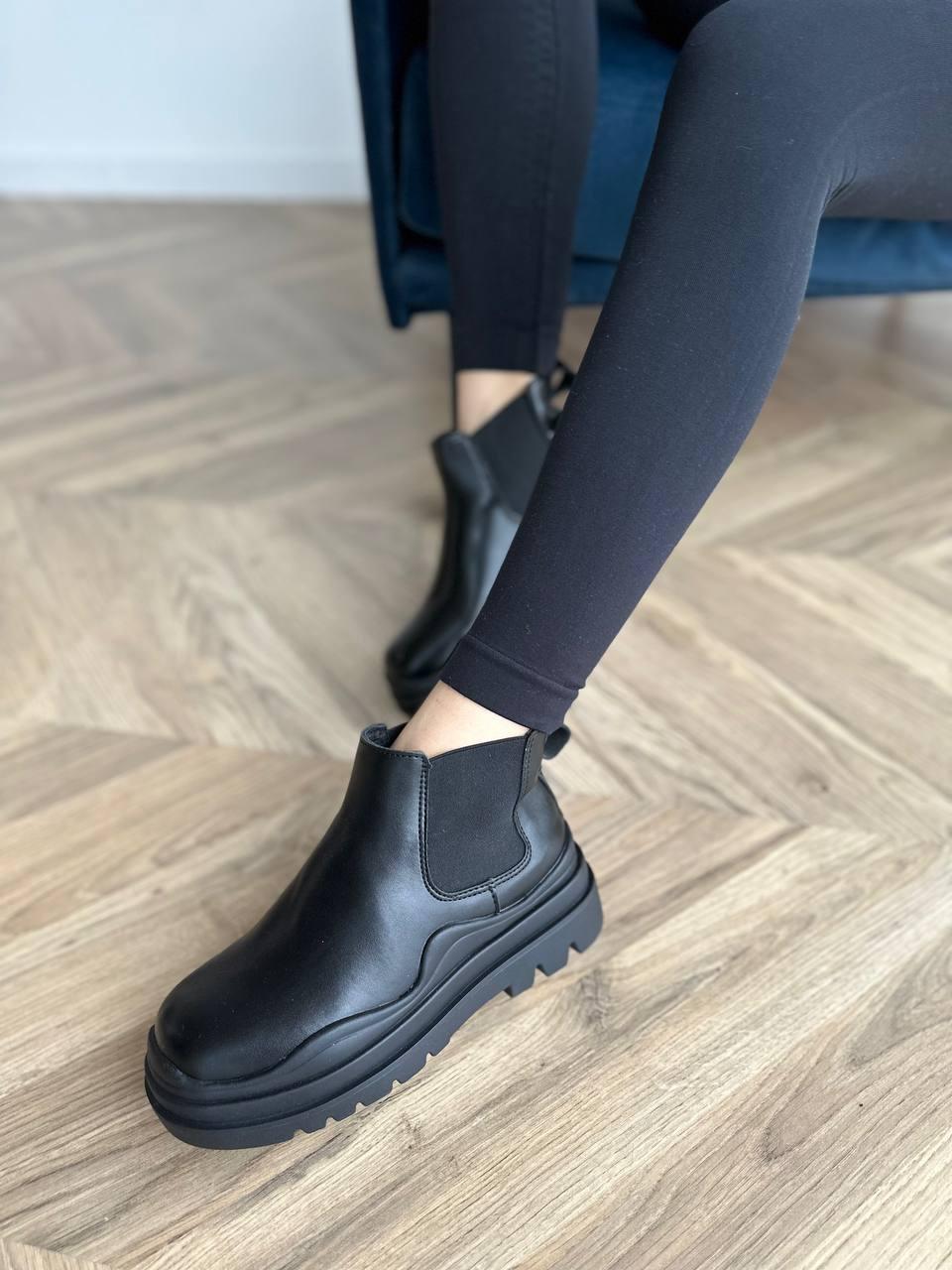 Модні черевики жіночі Bottega Veneta Mini Black No logo. Трендове взуття жіноче Боттега Венета.