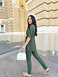 Стильний літній костюм жіночий брючний зелений жіночий літній костюм із брюками легкий костюмчик на літо, фото 2