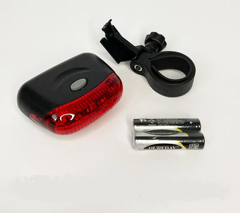 Ліхтарик велосипедний задній із батарейками
