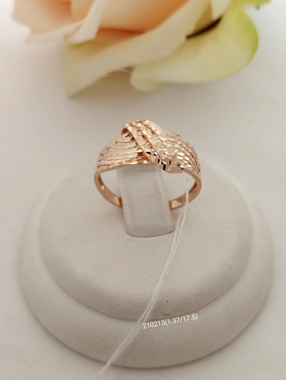 Золота каблучка без камінь, золоте кільце без вставок золоте кільце з алмазною гранню