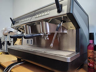 Кавомашина Nuova Simonelli Appia 2 2gr. вживана