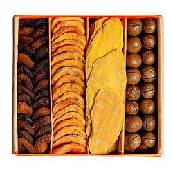 Подарунковий набір сухофруктів з горіхами mini classic