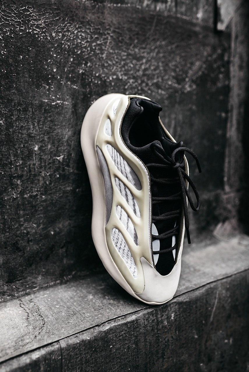 Кросівки чоловічі Adidas Yeezy 700 V3 Azael Cream Black Blue FW4980, фото 1