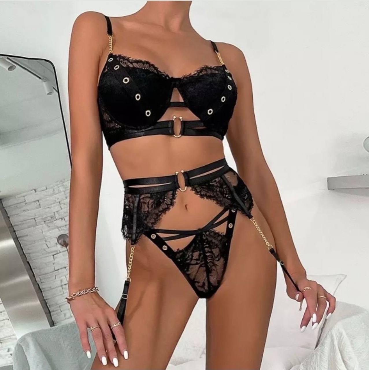Сексуальний мереживний комплект із золотими елементами ланцюгів - бюстгальтер, трусики, пояс, Чорний