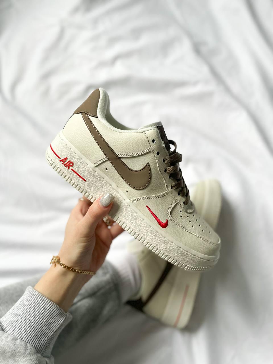 Чоловічі кросівки Nike Air Force 1 Low Premium White/Brown (білі з коричневим) низькі весняні кеди К3930 топ