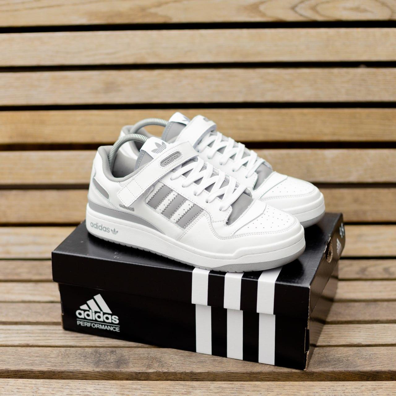 Чоловічі кросівки Adidas Forum Low (білі із сірим) якісні осінньо-весняні кеди Fox1203 топ, фото 1