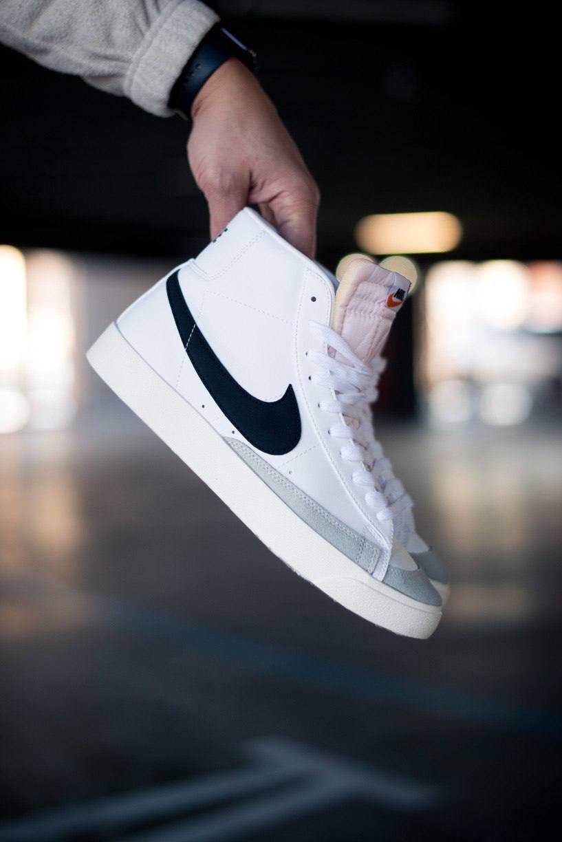 Чоловічі кросівки Nike Blazer Mid 77 Vintage White/Black (білі з чорним) зручні високі кроси М0472 топ, фото 1