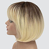 Перука каре з термоволосся 180℃ Kristal AT блонд омбре, шикарний колір з переходом з темно-русявого в блондин, фото 4