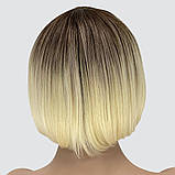 Перука каре з термоволосся 180℃ Kristal AT блонд омбре, шикарний колір з переходом з темно-русявого в блондин, фото 5