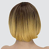 Перука каре з термоволосся 180℃ Kristal AT блонд омбре, перехід із темного кольору в карамельний блонд, фото 5