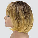 Перука каре з термоволосся 180℃ Kristal AT блонд омбре, перехід із темного кольору в карамельний блонд, фото 4