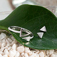 Комплект срібний Трикутники без камінців сережки пусети та каблучка