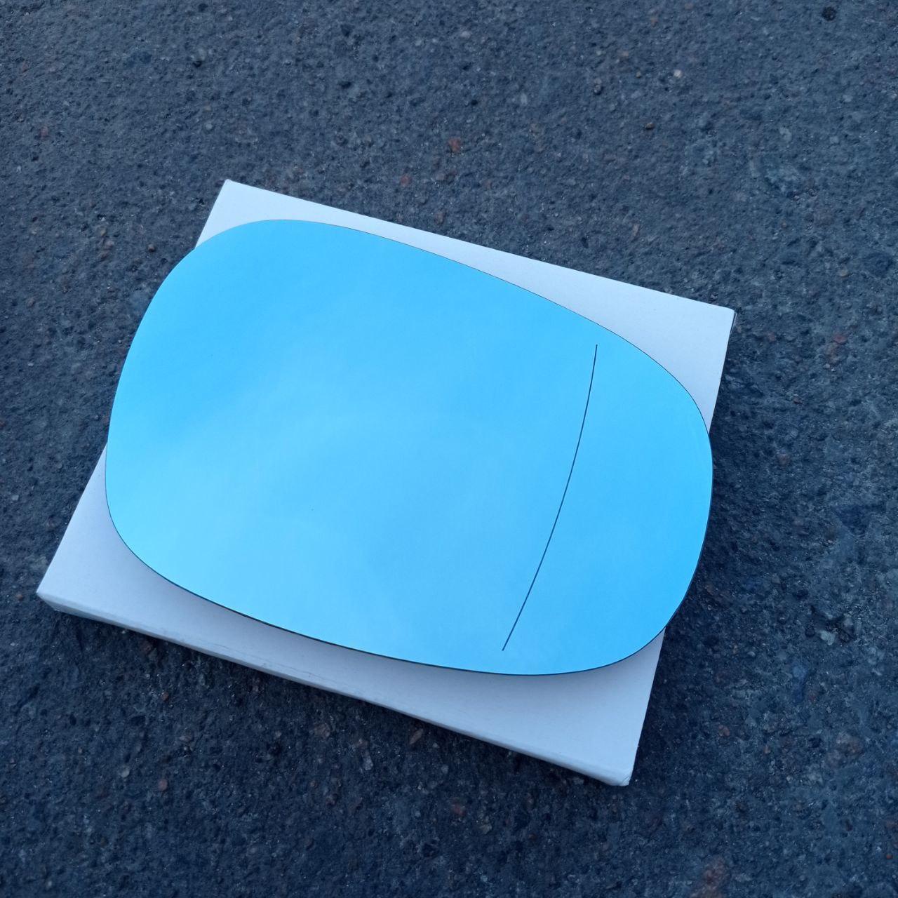 BMW 1 е81 / е82 / е87 ( БМВ е81 / е82 / е87 ) 2009-2013 вкладиш (дзеркальний елемент) дзеркала правого