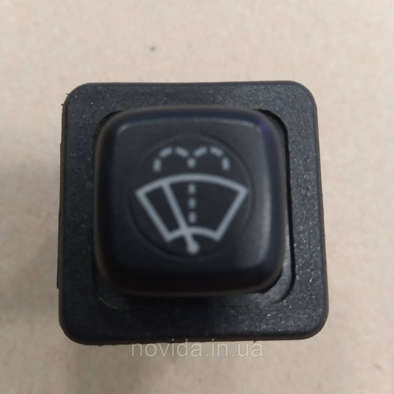 Вимикач кнопка склоочисника та склоомивача МАЗ 3842.3710-11.18М