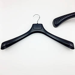 Пластикові плічка вішаки для верхнього одягу SP-48/70 чорного кольору, довжина 480 мм
