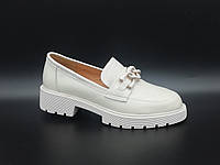 Світлі шкіряні туфлі на товстій підошві. Erisses. Маленькі розміри (34, 35).