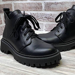 Жіночі класичні черевики на шнурках