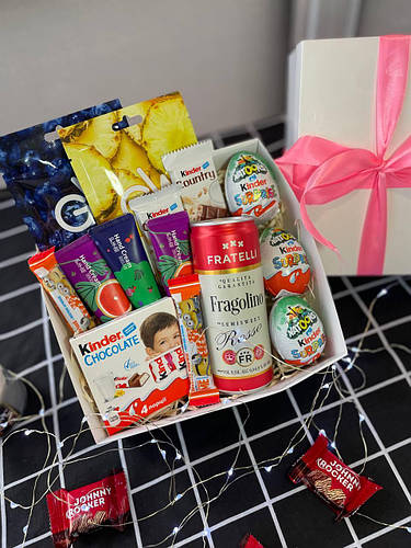 Купить Крутый подарочный бокс для нее набор косметики и сладостей для ...