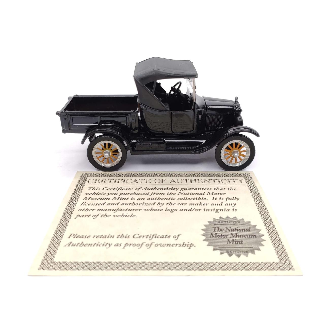 Miniature Ford Model T 1/24 Sun Star Runabout Noire 1925 Verdeck Fermé